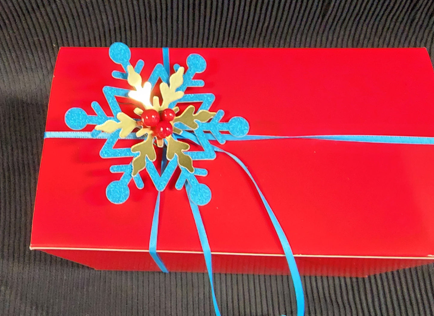 Winter Snowflake Gift Box